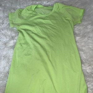 LULULEMON Swiftly Tech Tee SZ 6 Neon Green
